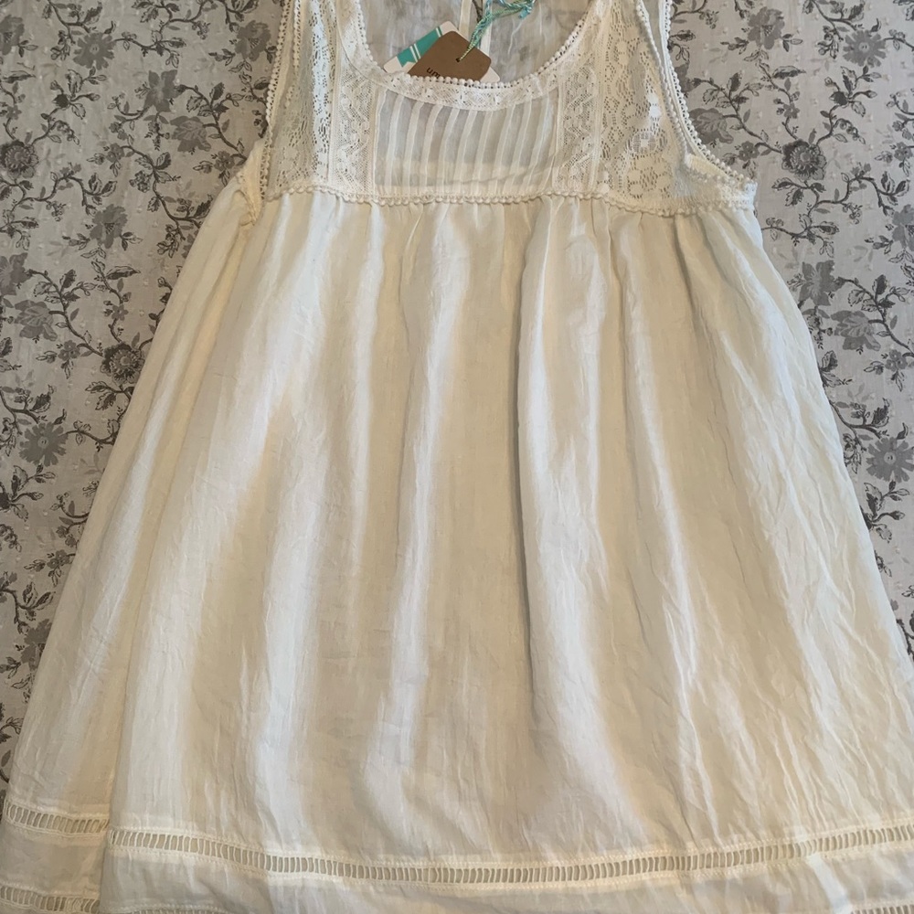 Betsey’s boutique shirt - Picture 3 of 3